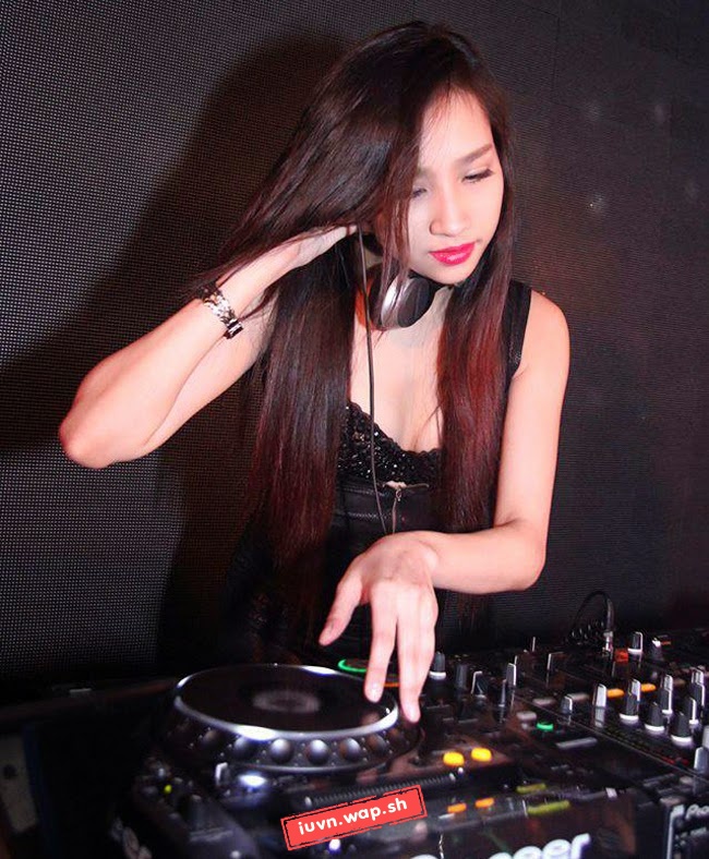 Bỏng mắt ngắm thời trang của các nữ DJ