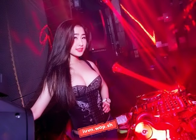 Bỏng mắt ngắm thời trang của các nữ DJ