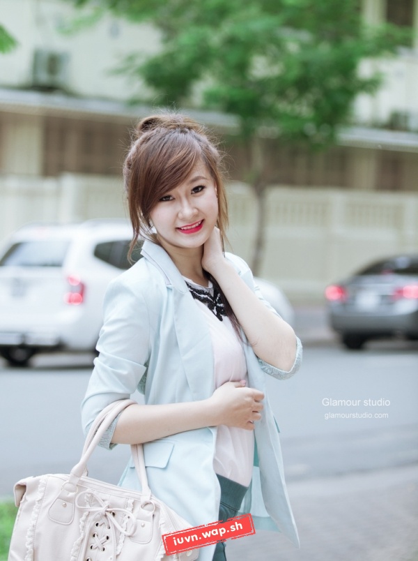 Girl khoe vòng 1 gợi cảm