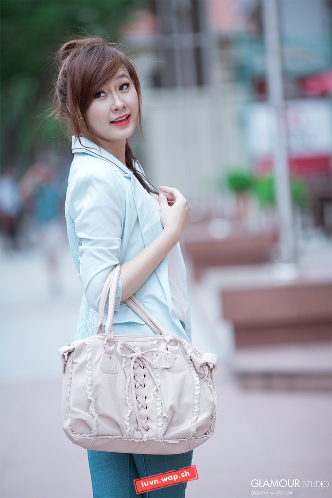 Girl khoe vòng 1 gợi cảm