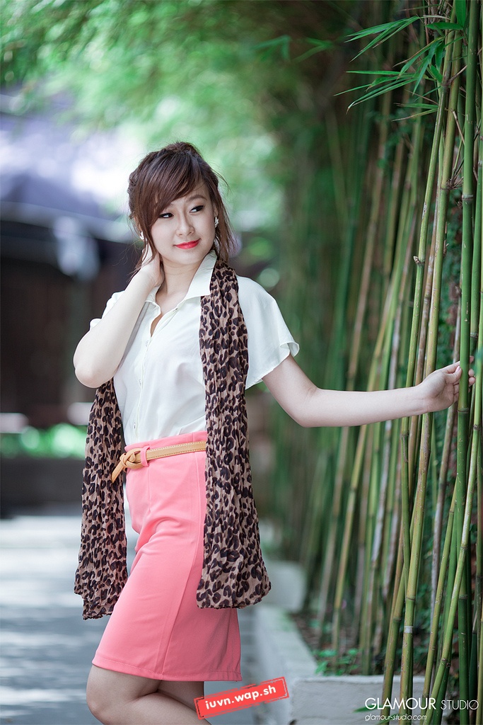 Girl khoe vòng 1 gợi cảm