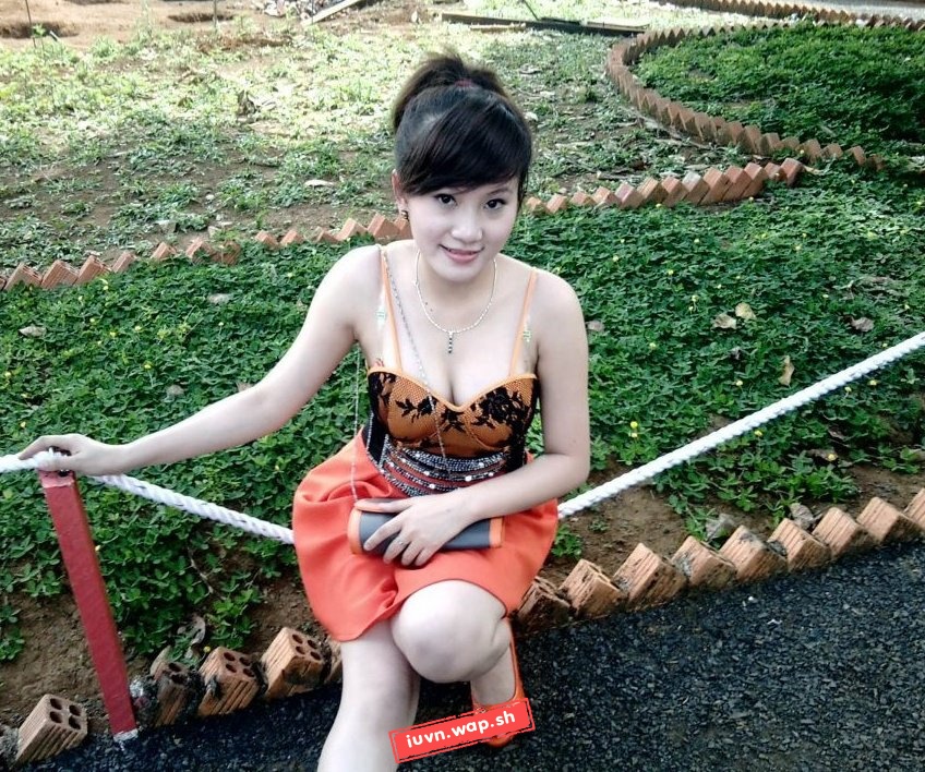 Girl xinh với sắc tím quyến rủ