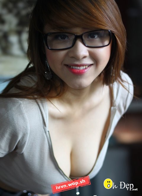 Hình ảnh DJ Nancy Kim sexy khoe ngực