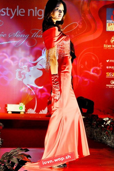 Hương Giang đoạt Á hậu 2 Hoa hậu VN toàn cầu