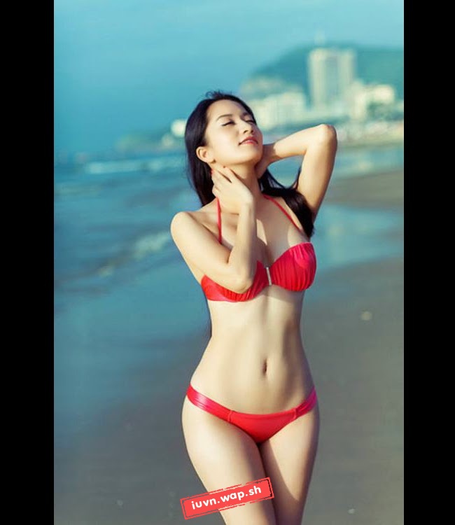 Những bức ảnh bikini gây sốt của mỹ nhân Việt