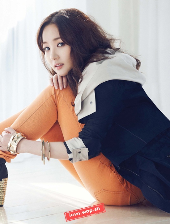 Park Min Young tươi tắn trong trang phục xuân hè