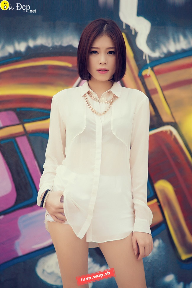 Hotgirl Linh Zin trắng nõn nà