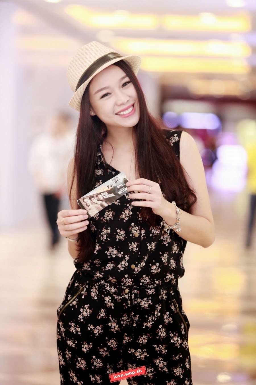 Khu vực cấm toàn girl xinh