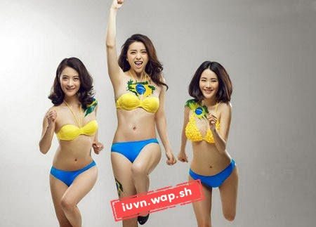 Người đẹp châu Á diện bikini mừng World Cup